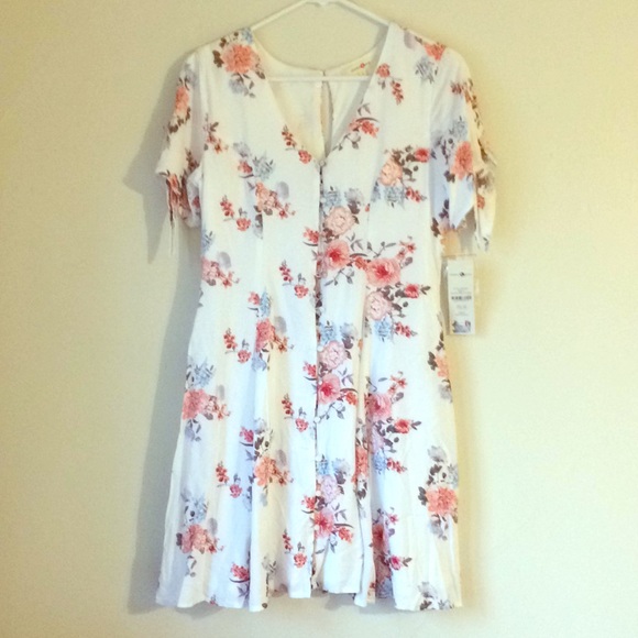 Wishful Park Dresses & Skirts - \\ Wishful Park White/Pink Floral Skater Dress S NWT